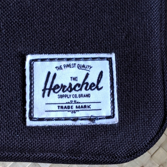 Herschel Supply Company Anchor iPad Mini Sleeve Black 8" - Picture 4 of 9